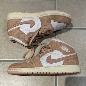 Nike Girls Air Jordan 1 Mid SE GS White Legend Pink FN7432161 Sz 5Y